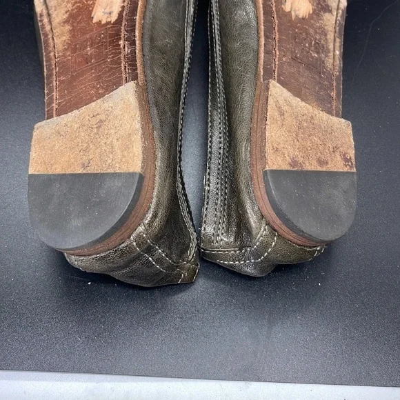Frye Mossy Green Antique Leather Carson Ballet Shoes. Size 7.5. D10/A